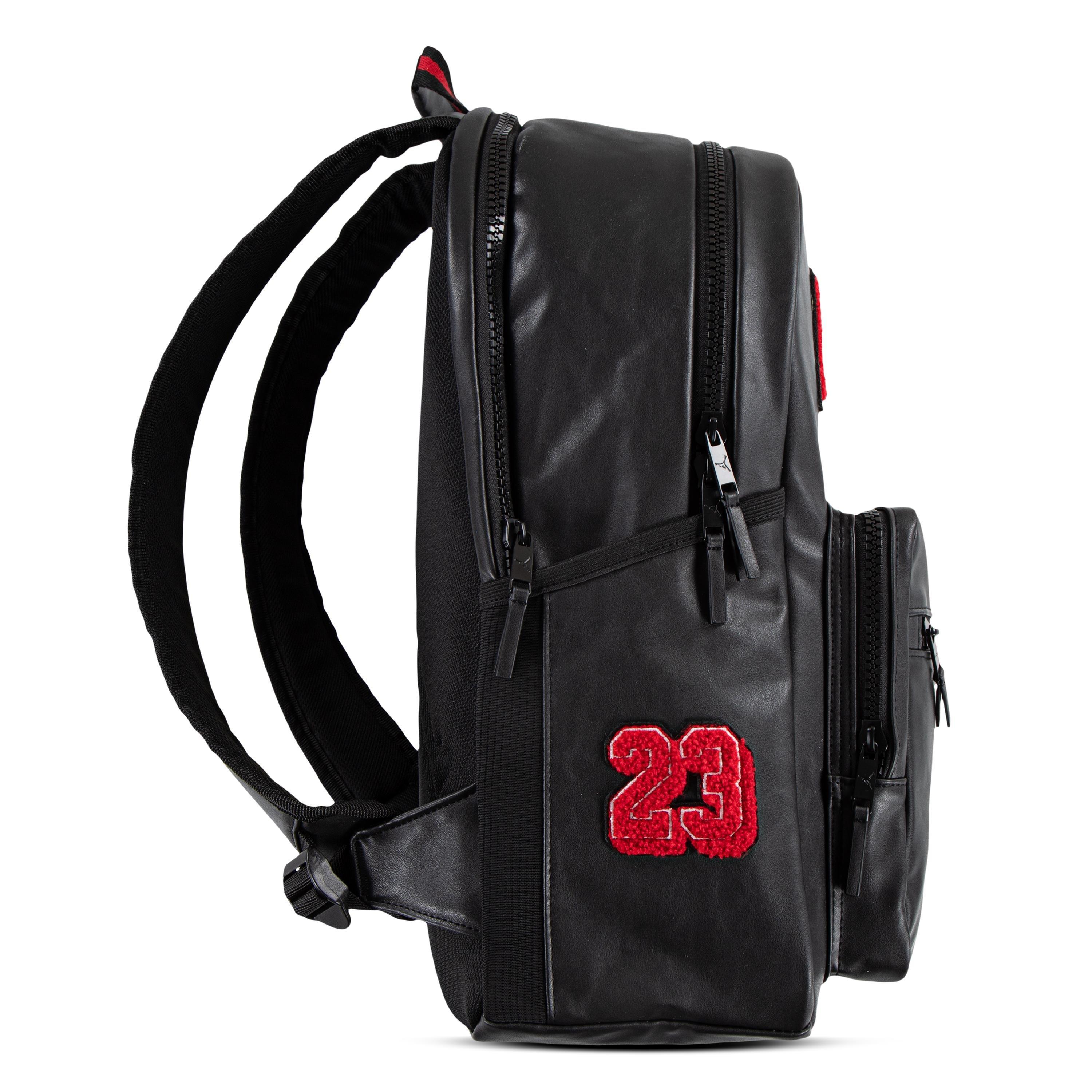 [NIKE] ★大人気★ Jordan Burrow Varsity Backpack ★関税無 Jordan Borough Varsity Backpack (20L). Nike.com